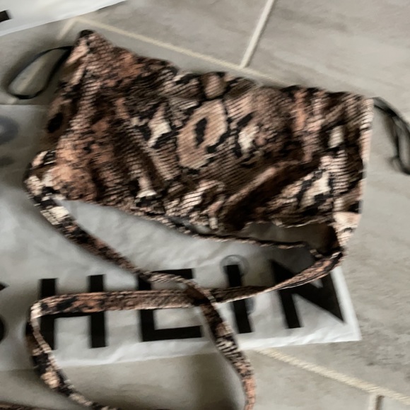 Snakeskin Print Cropped Tube Top - Picture 4 of 7